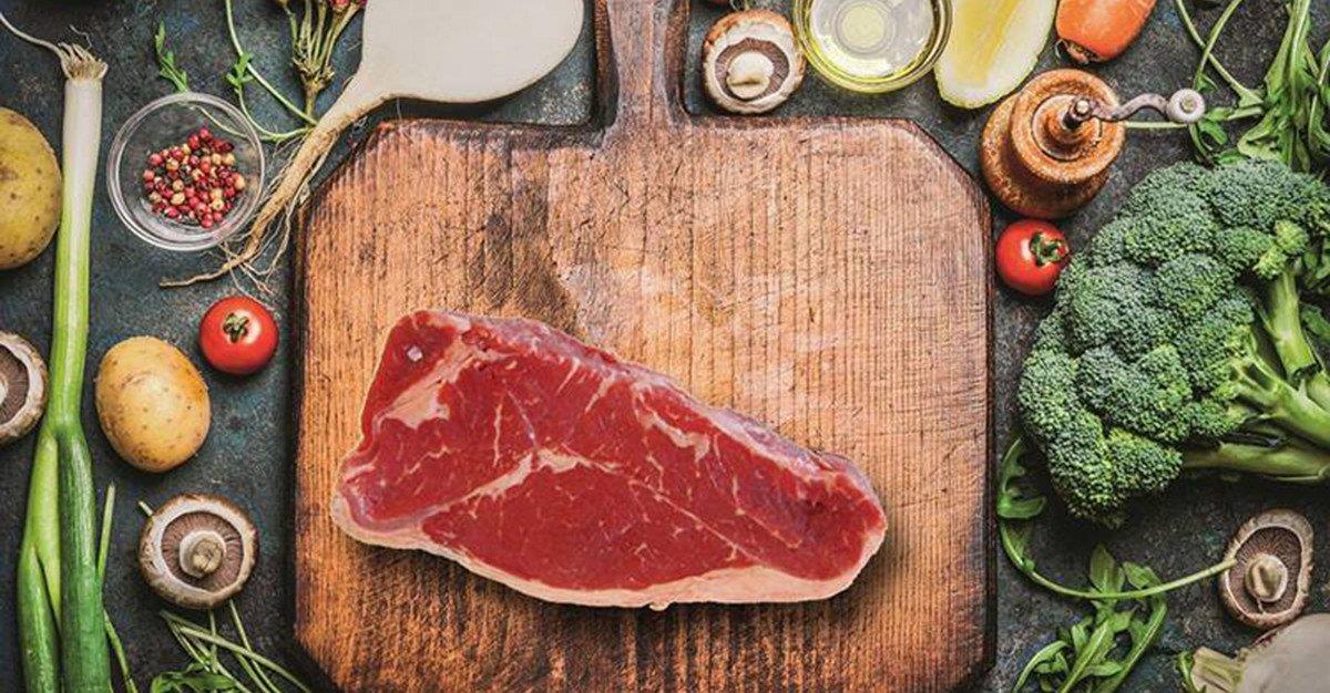 Dieta mediterrânica melhora saúde cardíaca mesmo quando inclui mais carne regular