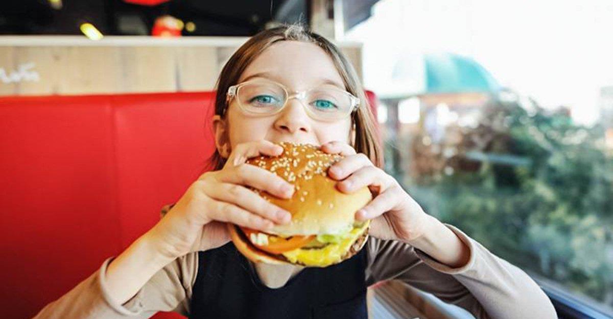 Ingestão de alimentos processados afeta metabolismo desde cedo