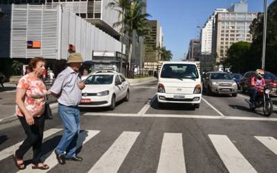 Gordura abdominal e músculos fracos elevam problemas de mobilidade