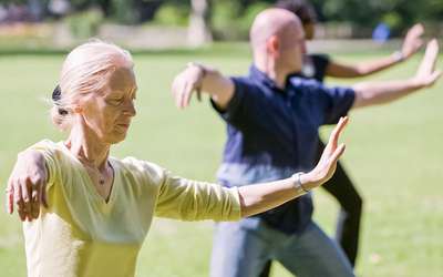 Tai Chi pode reduzir sintomas e complicações do Parkinson