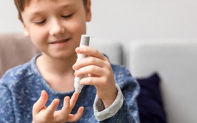 Medicamento para psoríase promissor para tratar diabetes infantil