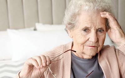 Estudo revela porque razão as mulheres sofrem mais de Alzheimer