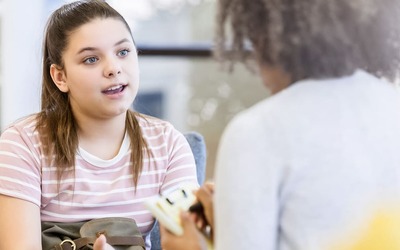 Síndrome de Tourette é frequentemente ignorada em meninas