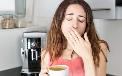 Tomar café em jejum provoca aumento dos níveis de cortisol